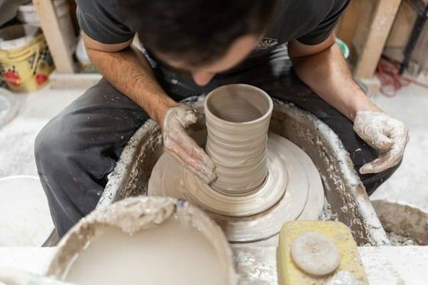 Techniques de Poterie Artisanale : Le Guide Complet pour les Débutants